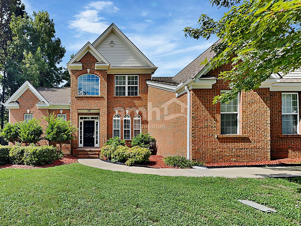 1st image of 540 Kingsmoor Dr