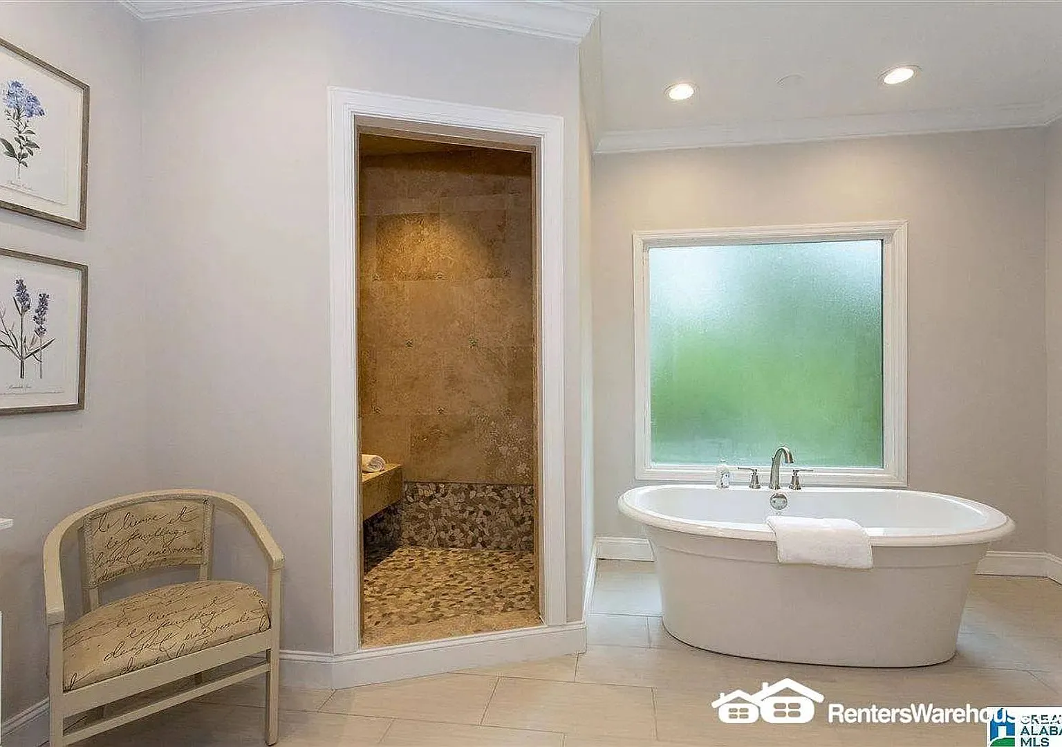 Remarkable 5 bedroom 6 bathroom estate loaded with charm — Photo 4
