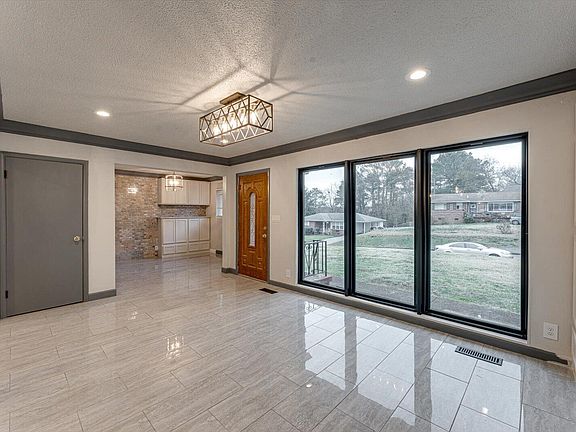 3rd image of 7313 Elaine Cir