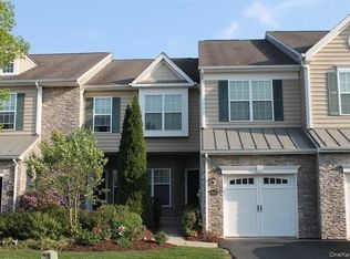 955 Huntington Dr, Fishkill, NY 12524