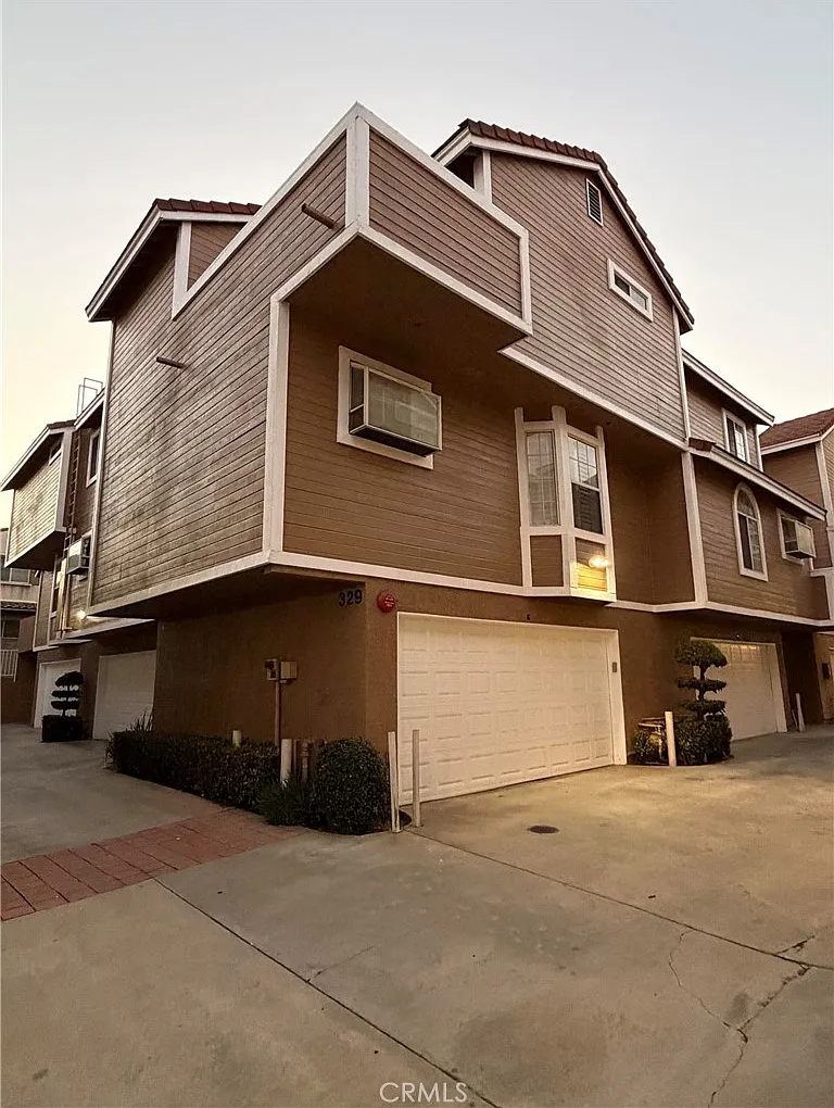 2 bed, 1091 sqft, $2,700 — Photo 2
