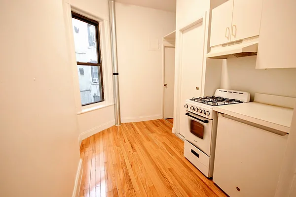 Rented by Compass | media 11