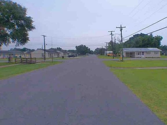 Exterior Neighborhood (street photo)