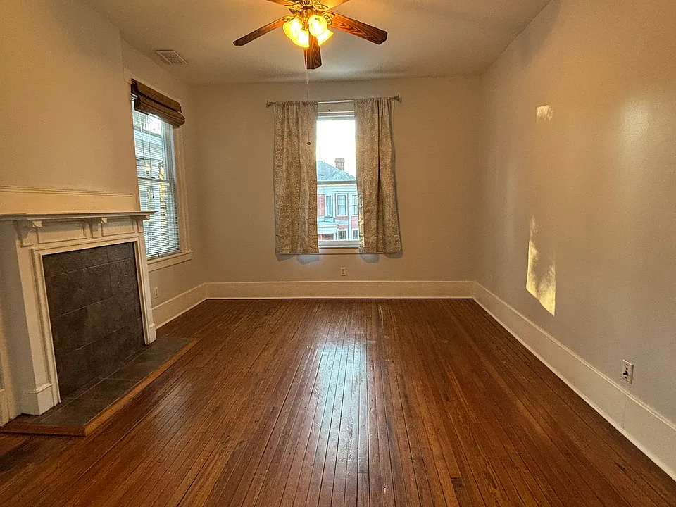 Bedroom or Living Room, 13' x 16.5'