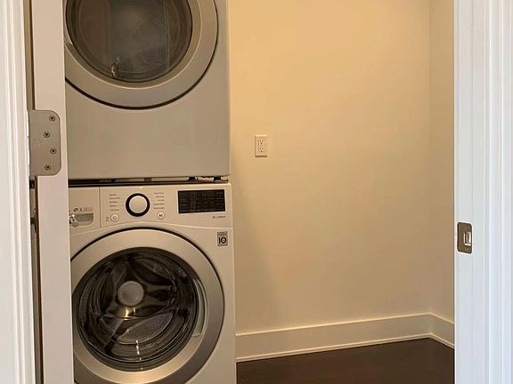 5th image of 66 Bay Ave Floor 3