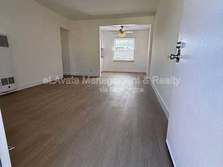 14119 Gilmore St #5 — Photo 8