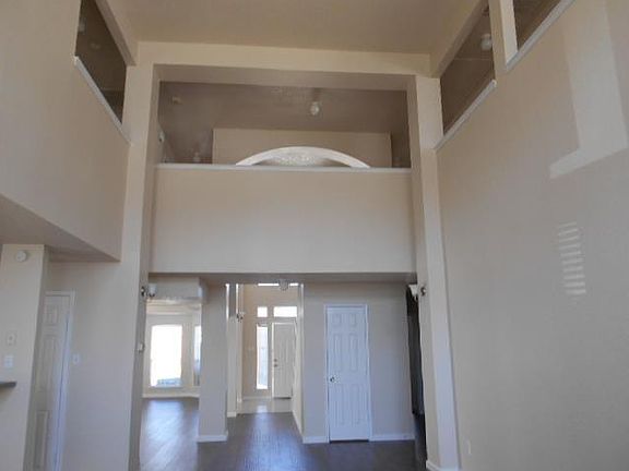 3rd image of 142 Southwood Dr