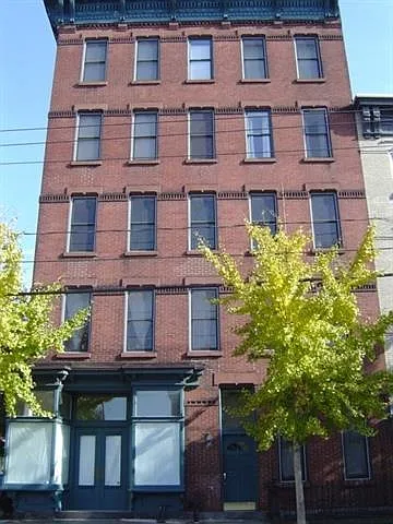 214 Warren St #4B Photo 1