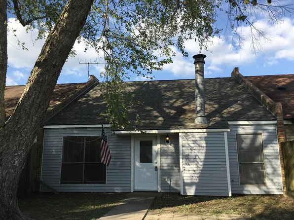 8714 Pecan Tree Dr #1, Baton Rouge, LA 70810