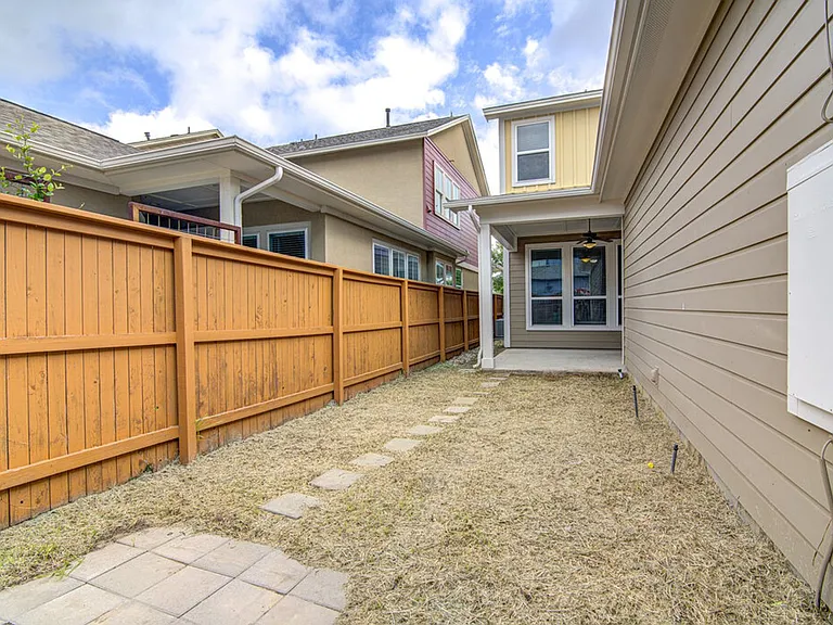 2409 Moreno St — Photo 27