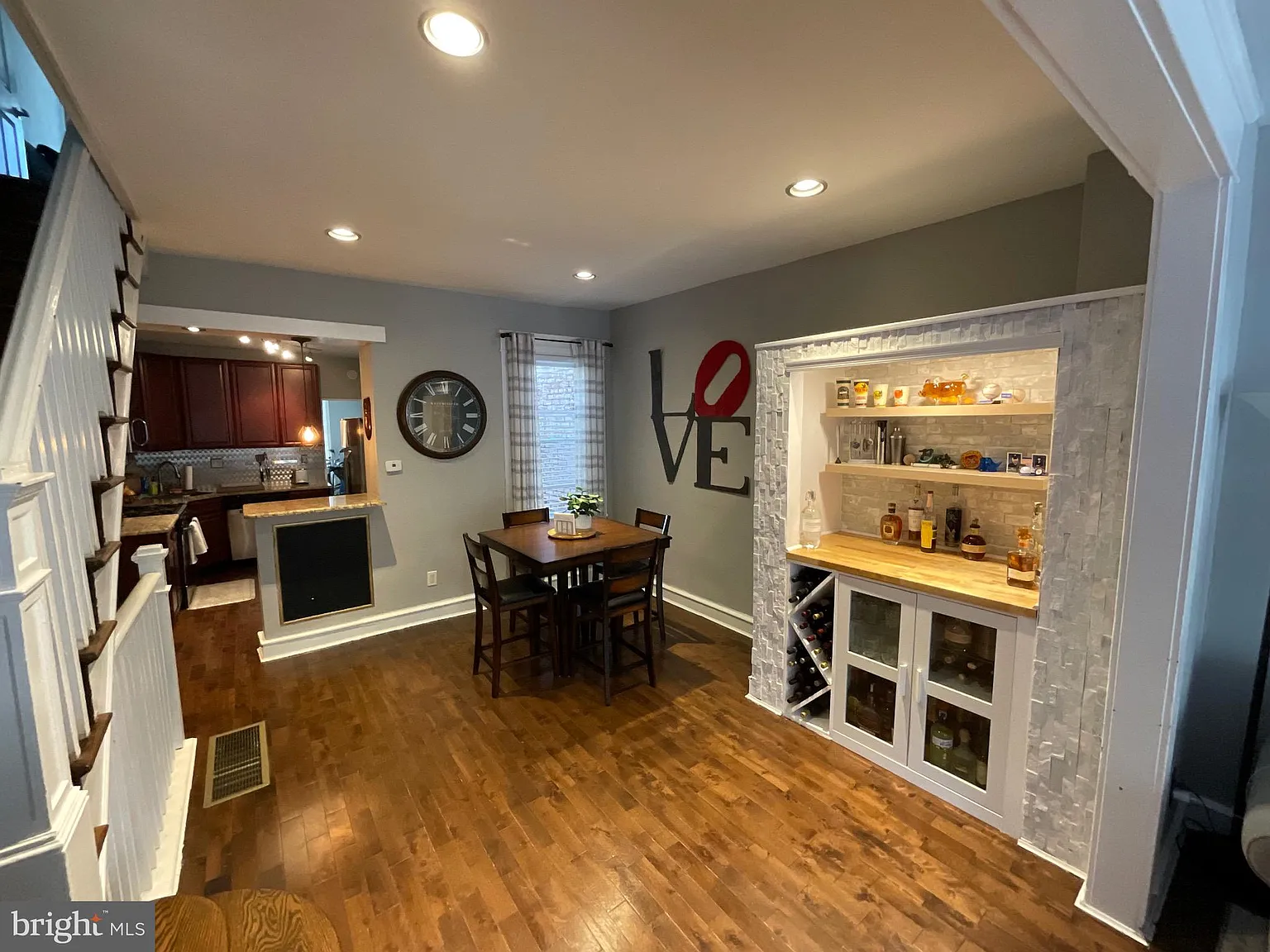 3 bed, 1.5 bath, 1040 sqft, $2,000 — Photo 4