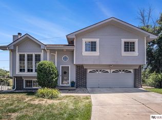 15113 Robin Cir, Omaha, NE 68138