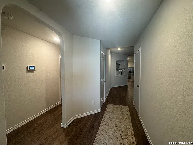 4 bed, 4.0 bath, 1901 sqft, $2,100 — Photo 4