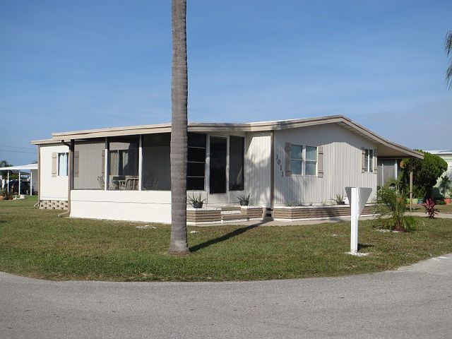 1st image of 3011 Lamplighter Dr