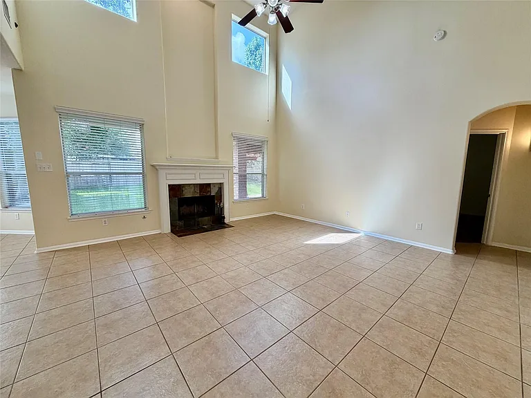 25206 Auburn Terrace Dr — Photo 9