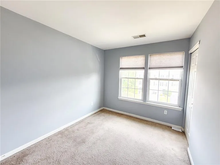 1073 Sparrow Way — Photo 34