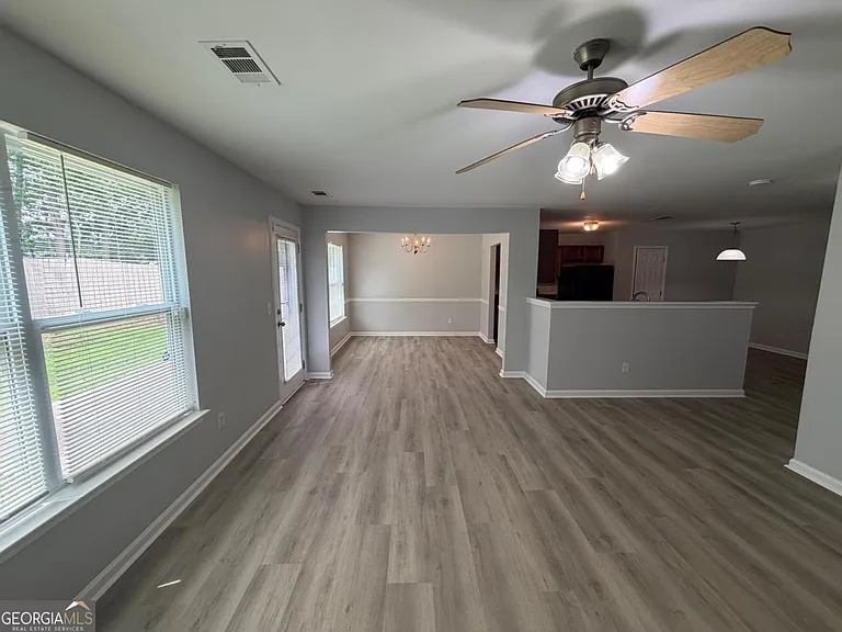 7279 Laurel Creek Dr — Photo 7