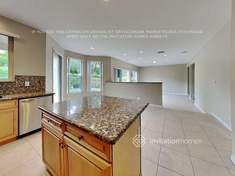 5817 NW 125th Ave — Photo 11