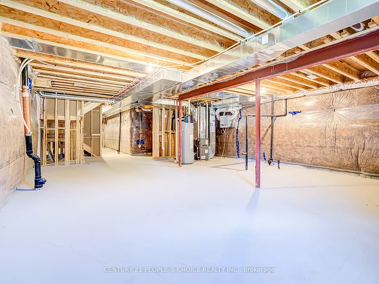 2237 Crystal Dr — Photo 38