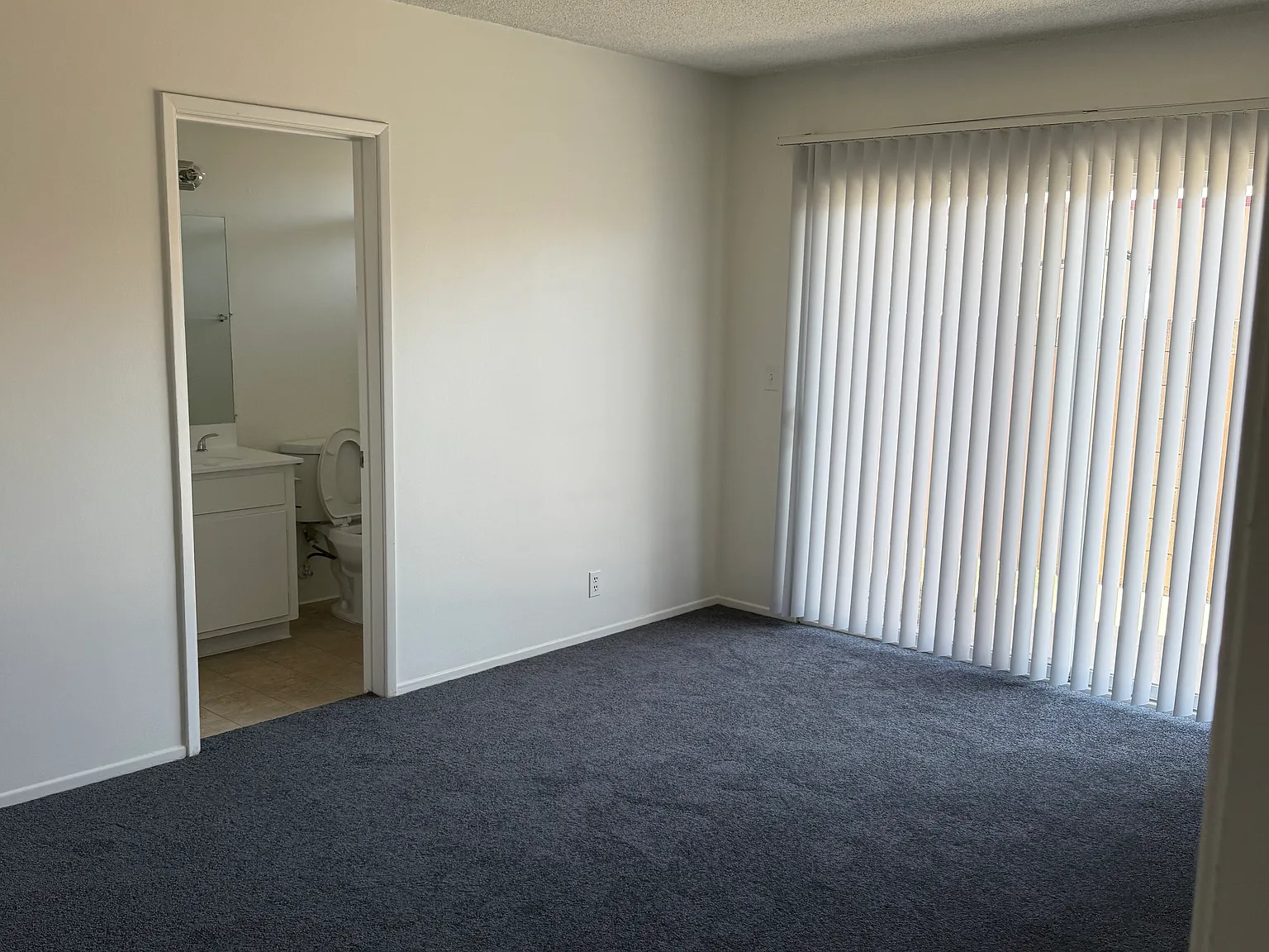 2 bed, 900 sqft, $2,495 — Photo 3