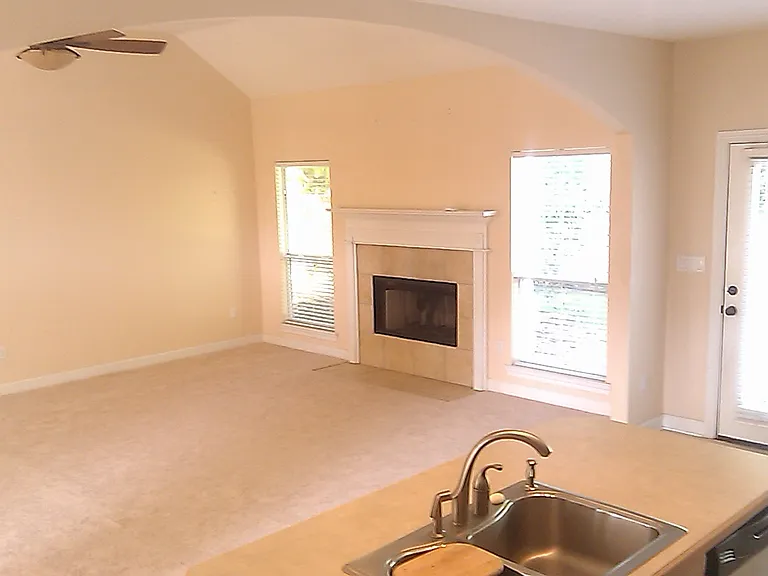 4006 Xavier Ct — Photo 7