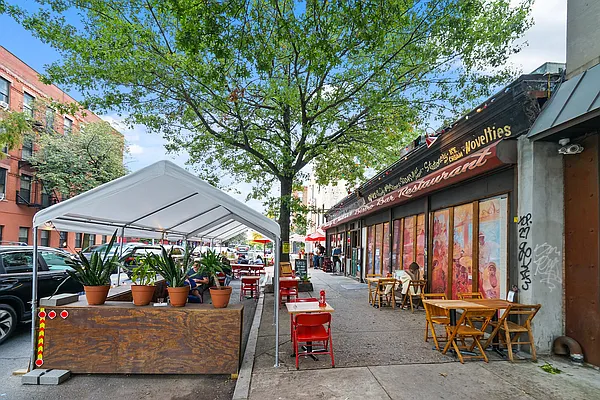 Sold by Avenue Sotheby's International Realty | media 25
