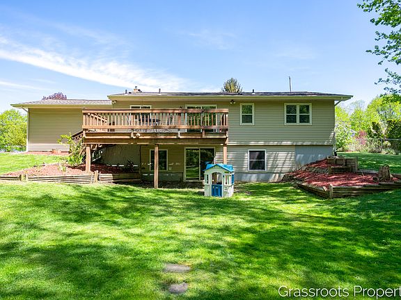 2nd image of 6953 Glencreek Dr SE