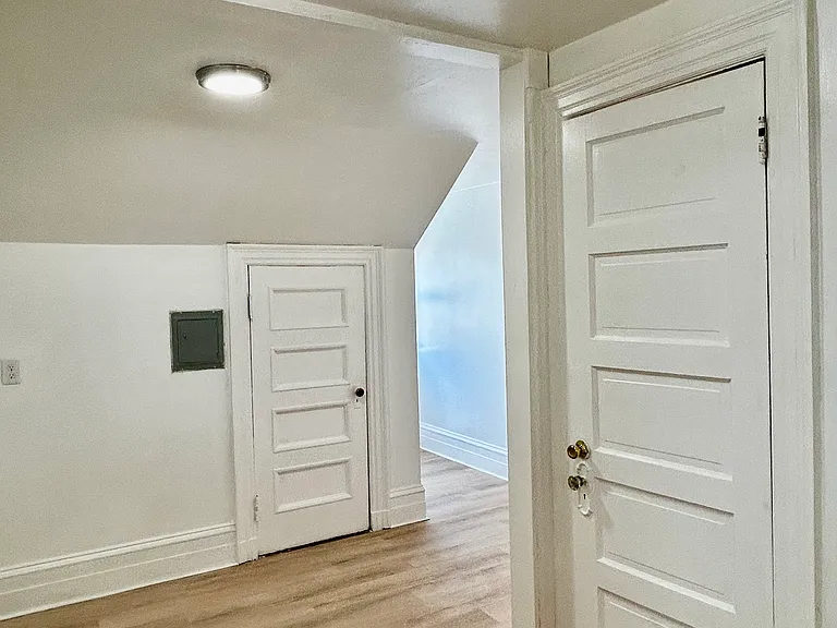 400 Whitney Ave #17 — Photo 12