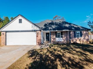 102 Stone Mill Dr, Warner Robins, GA 31088