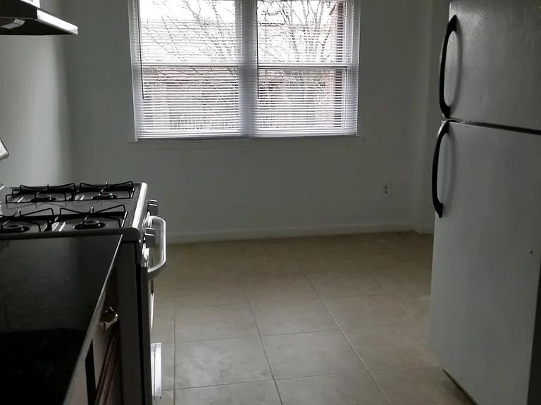 523 Sharon Ct #1F — Photo 5
