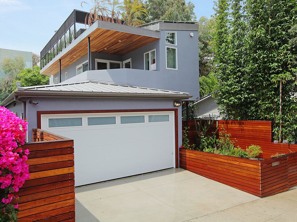 415 Hollister Ave