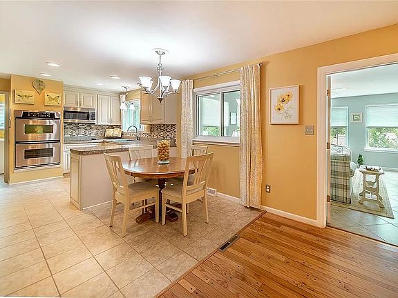 5th image of 202 Cool Meadows Dr
