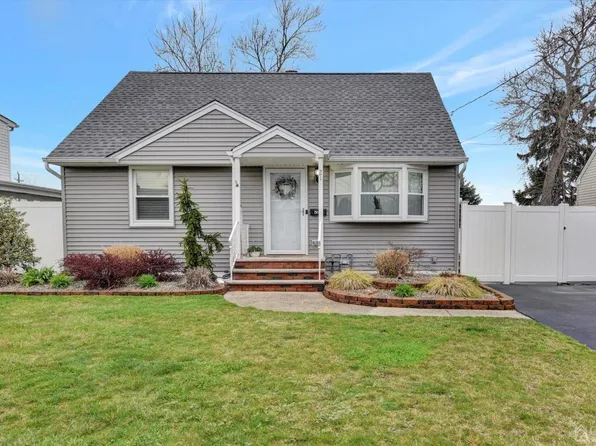 21 Ovington Ave, Edison, NJ 08817