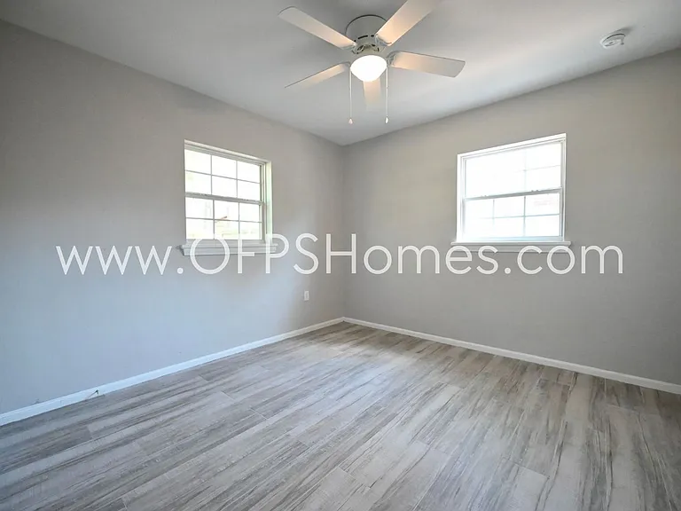 131 Adkinson Dr — Photo 14