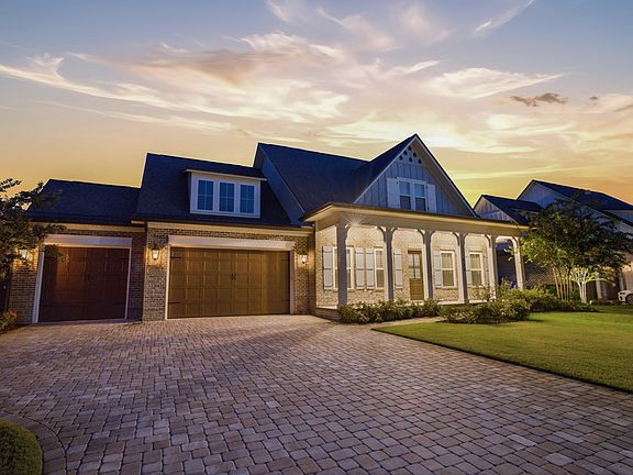 3rd image of 121 Revana Way
