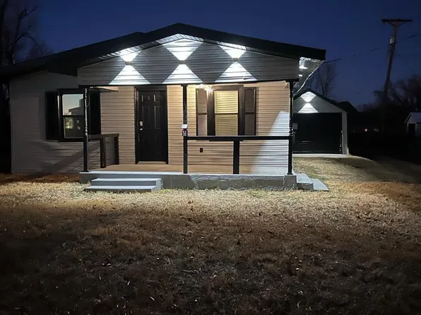 111 2nd St, McLean, TX 79057