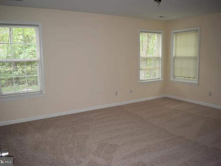 4623 Lakeview Pkwy — Photo 6