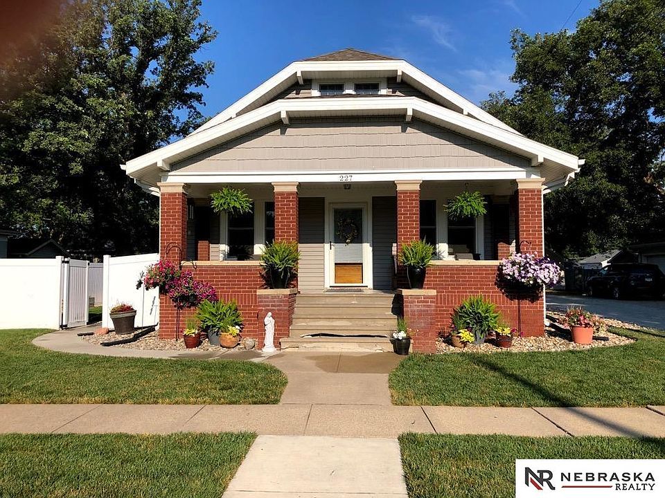 227 N Broadway St, Wahoo, NE 68066 Zillow