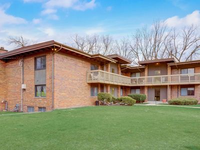 481 Duane Ter APT D3, Glen Ellyn, IL, 60137