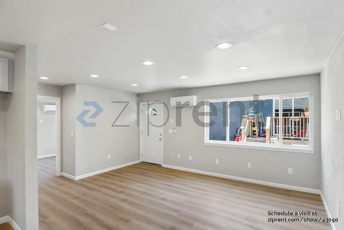 4 bed, 1200 sqft, $3,695 — Photo 4