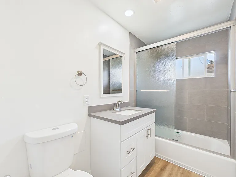 330 W I St — Photo 143
