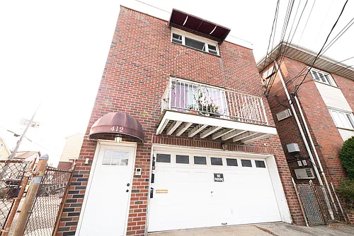 412 Walker St #1 Photo 1