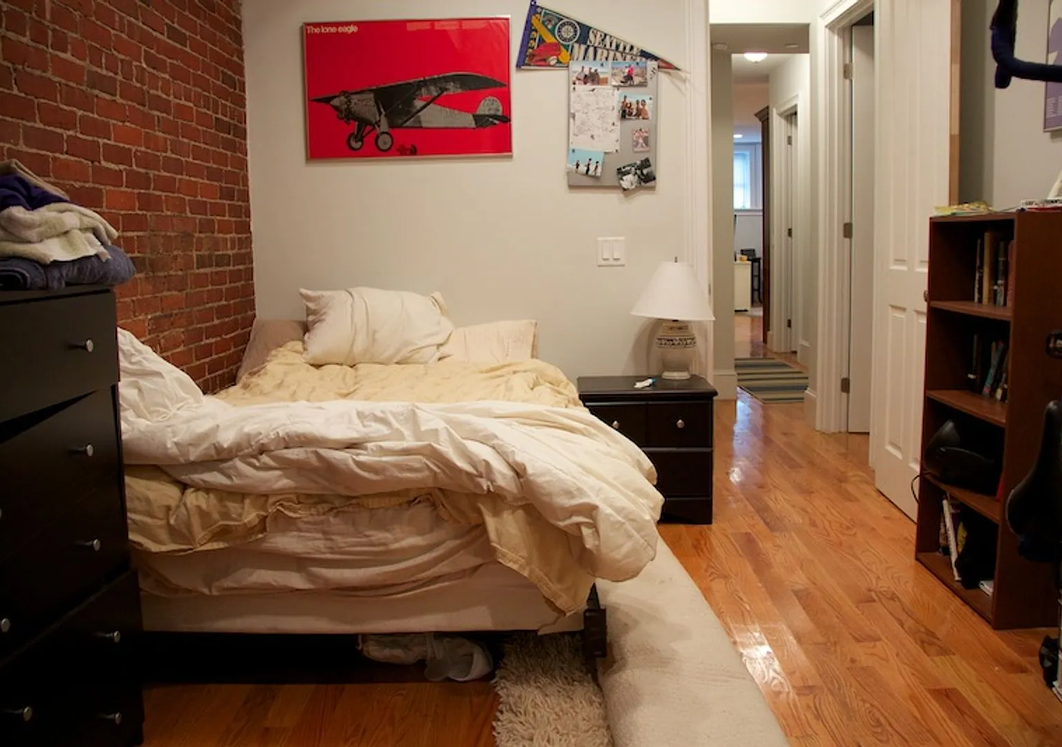 Charming 3 Bedroom- — Photo 3