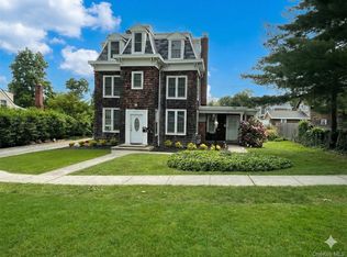 74 Prospect St #1N, Huntington, NY 11743