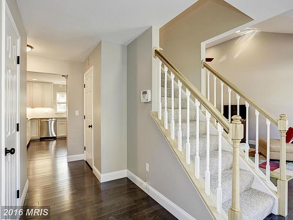 5th image of 909 Berwick Dr