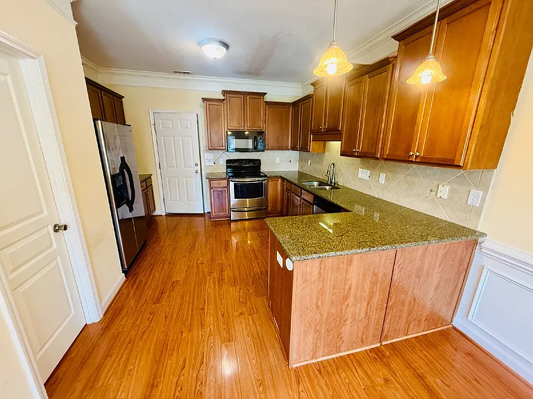 1308 Braybrooke Pl — Photo 40