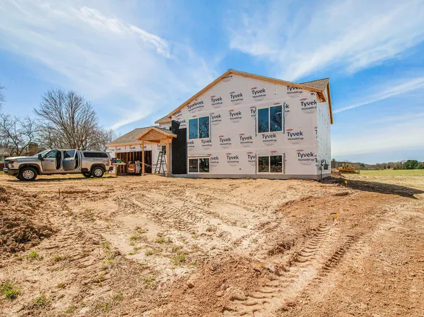 5583 Whites Bridge Rd, Belding, MI 48809