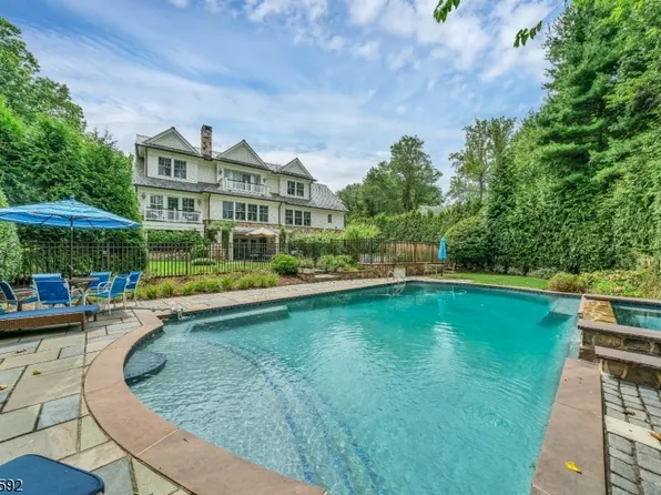 281 Long Hill Dr, Millburn Twp., NJ 07078