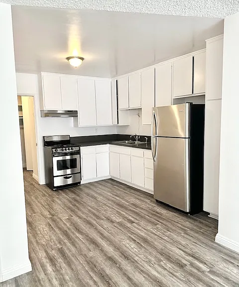 440 N Hayworth Ave #112 — Photo 3