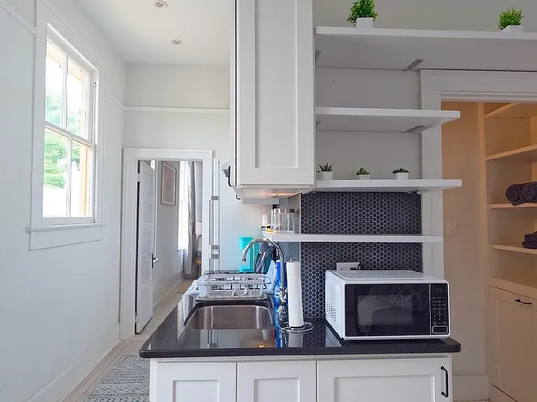 2121 Marengo St #4 — Photo 5